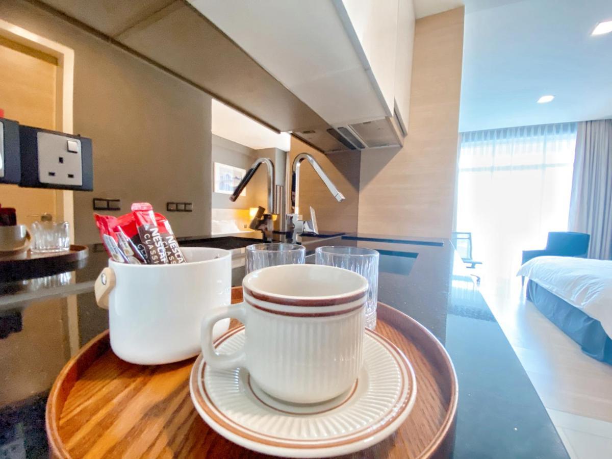 Straits Suite By C Homestay Malacca Exteriör bild