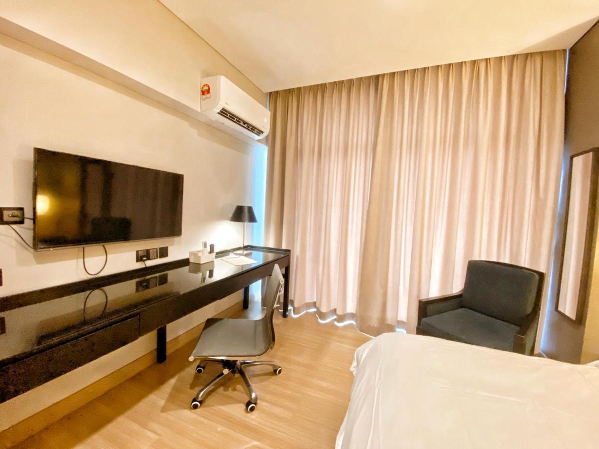 Straits Suite By C Homestay Malacca Exteriör bild