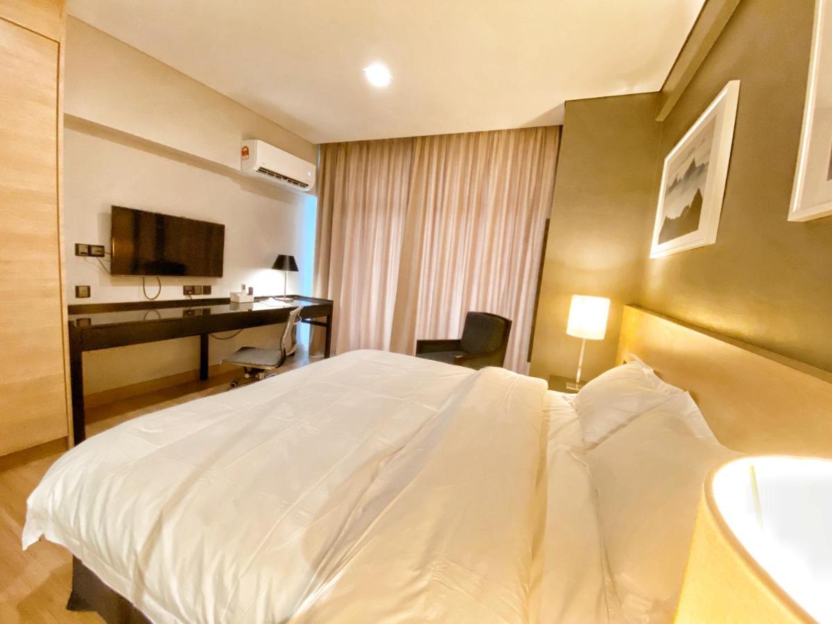 Straits Suite By C Homestay Malacca Exteriör bild