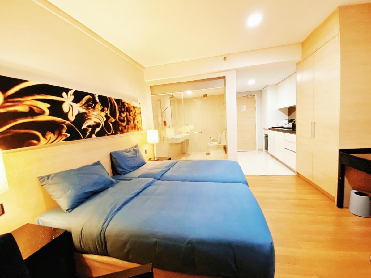 Straits Suite By C Homestay Malacca Exteriör bild