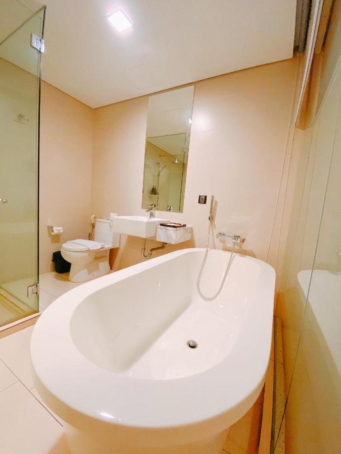 Straits Suite By C Homestay Malacca Exteriör bild