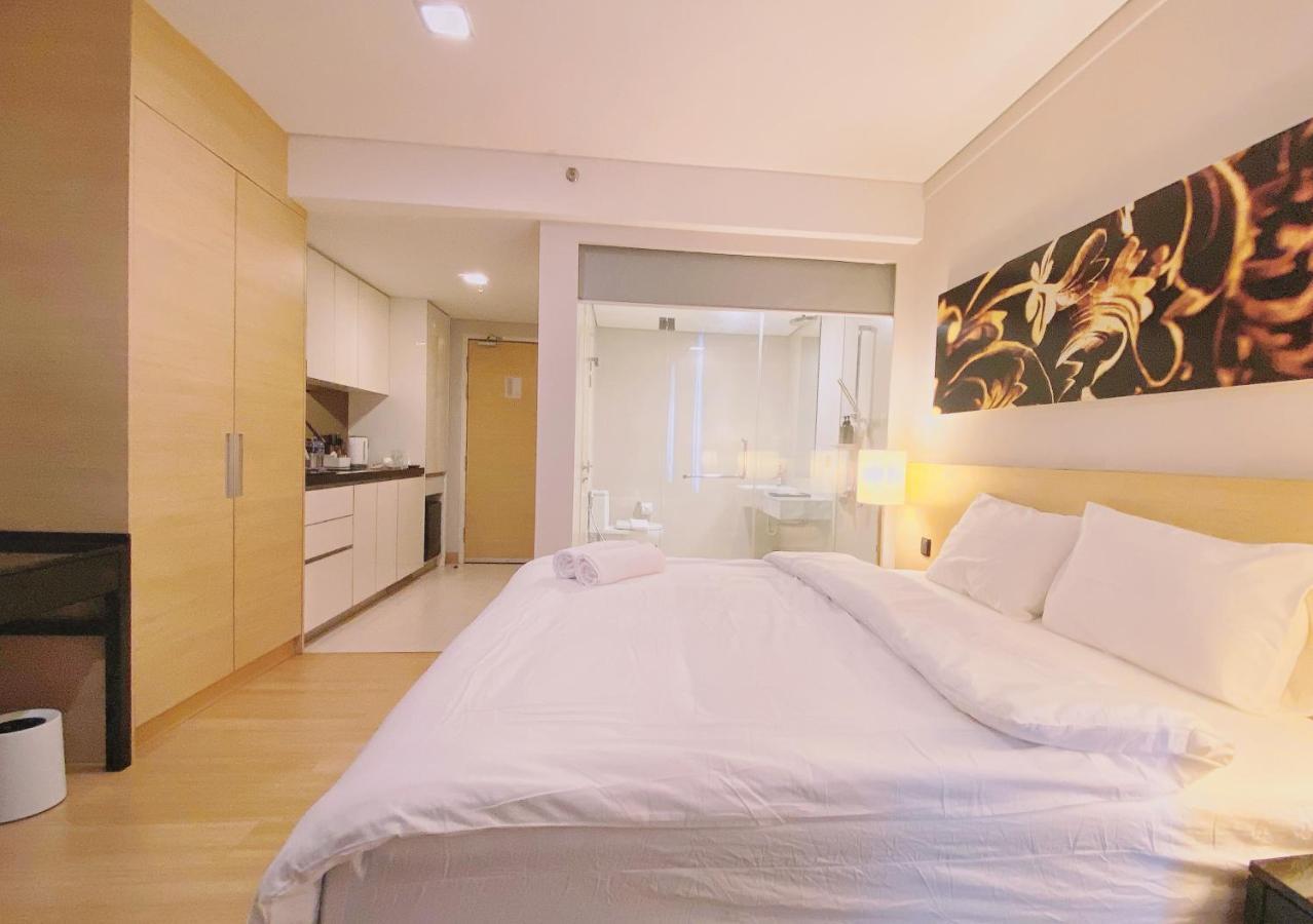 Straits Suite By C Homestay Malacca Exteriör bild