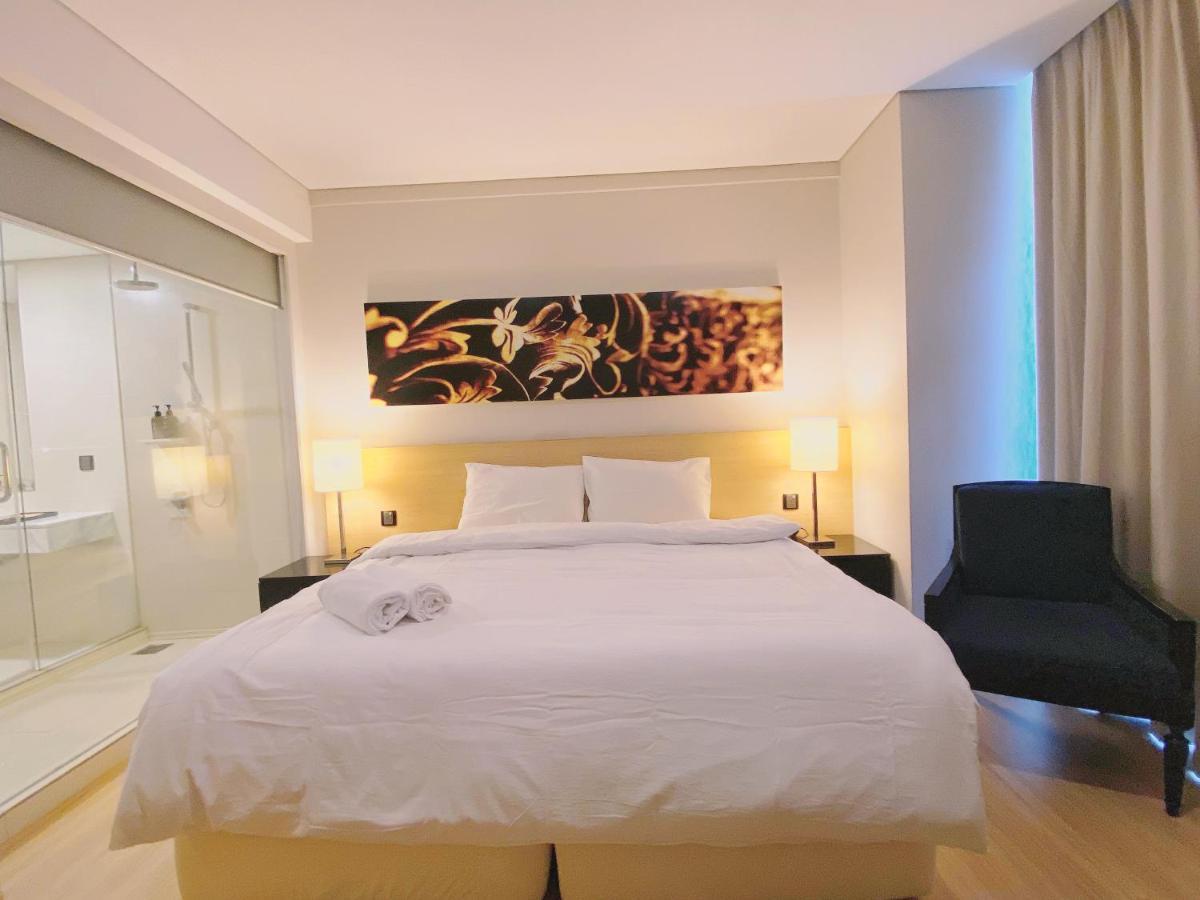 Straits Suite By C Homestay Malacca Exteriör bild