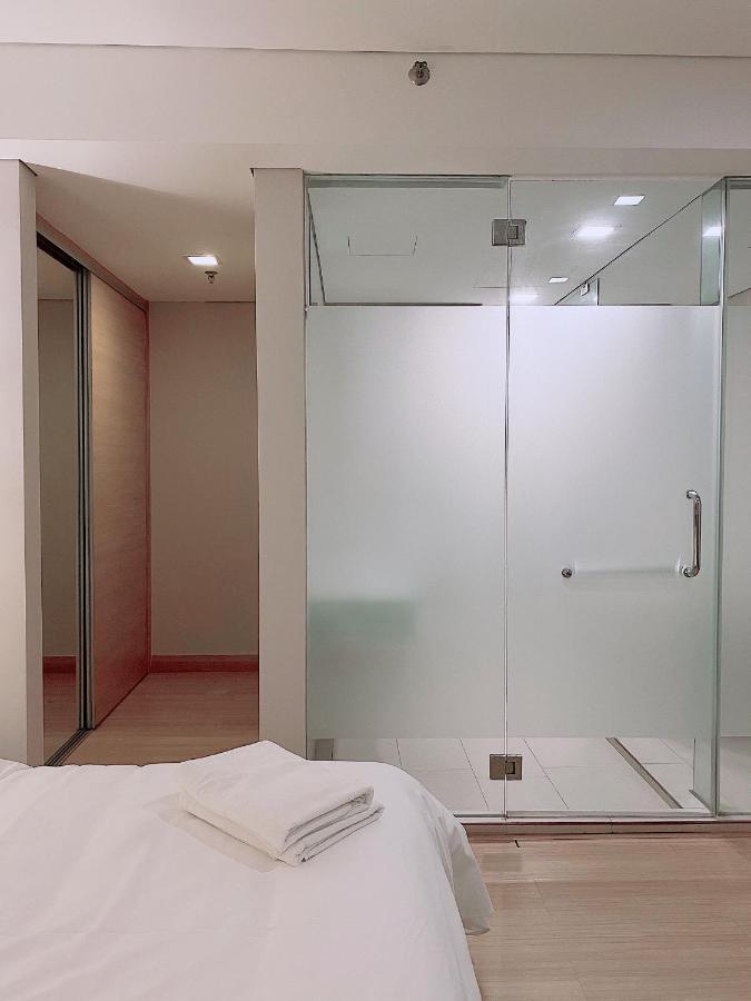Straits Suite By C Homestay Malacca Exteriör bild