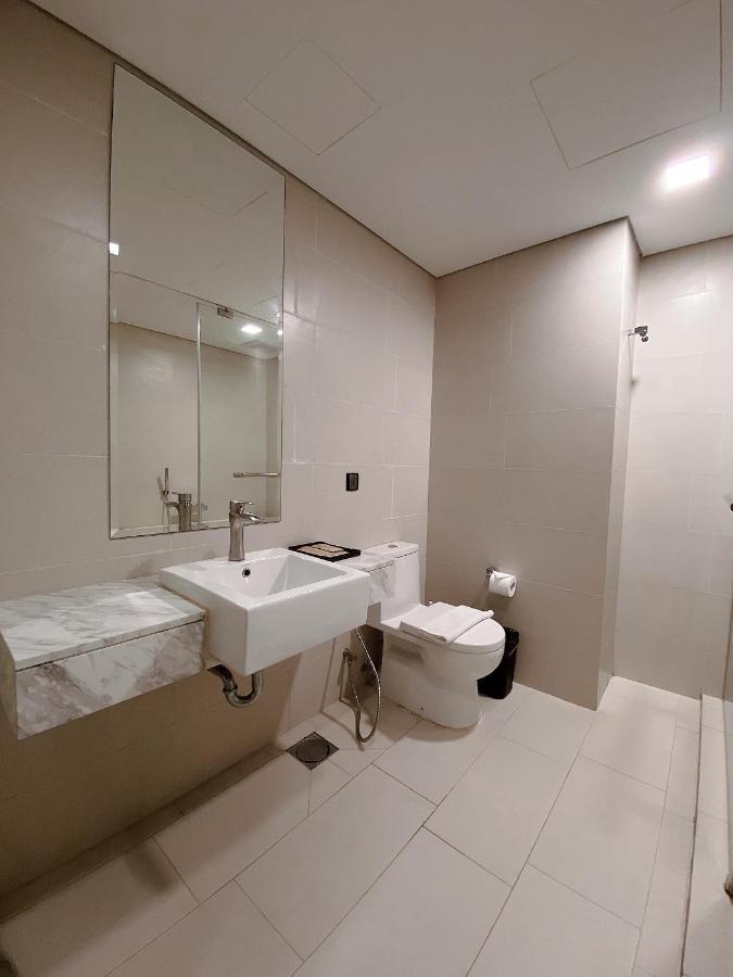 Straits Suite By C Homestay Malacca Exteriör bild