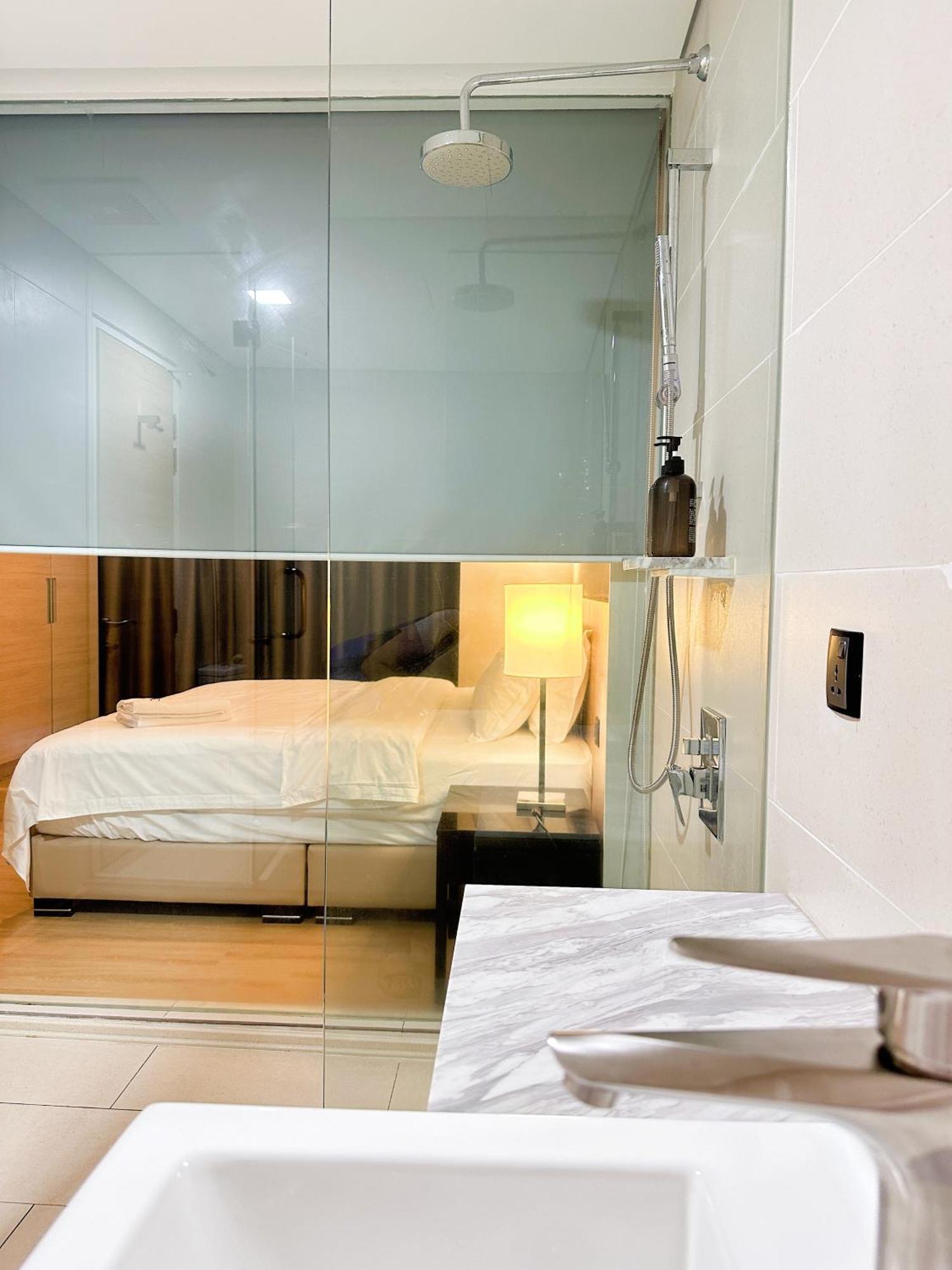 Straits Suite By C Homestay Malacca Exteriör bild