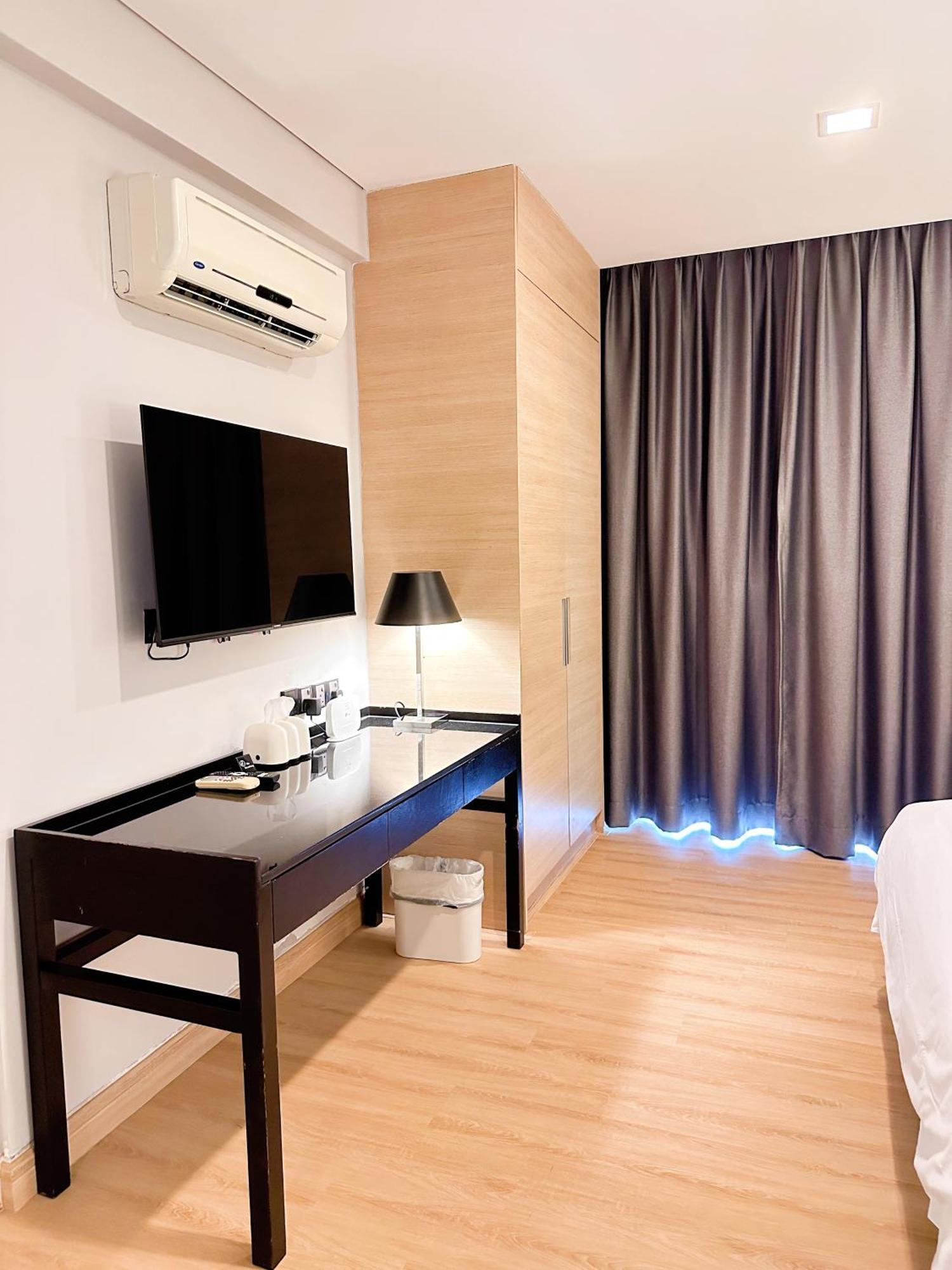 Straits Suite By C Homestay Malacca Exteriör bild